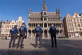 Niet-naleving van de coronamaatregelen: beteugelen met een strafrechtelijke sanctie of met een GAS-boete?